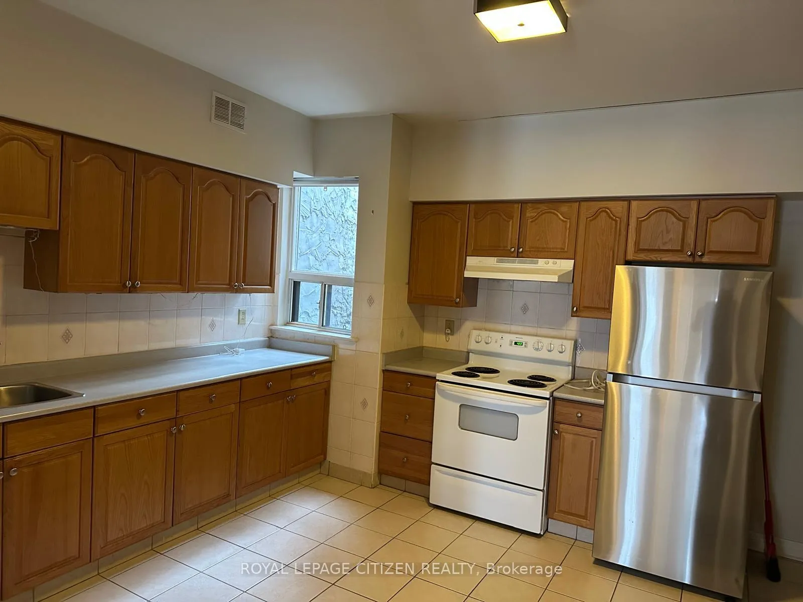 Photo 4 of Unit 301, 1864 Danforth Avenue, Toronto, Danforth — HOMEH