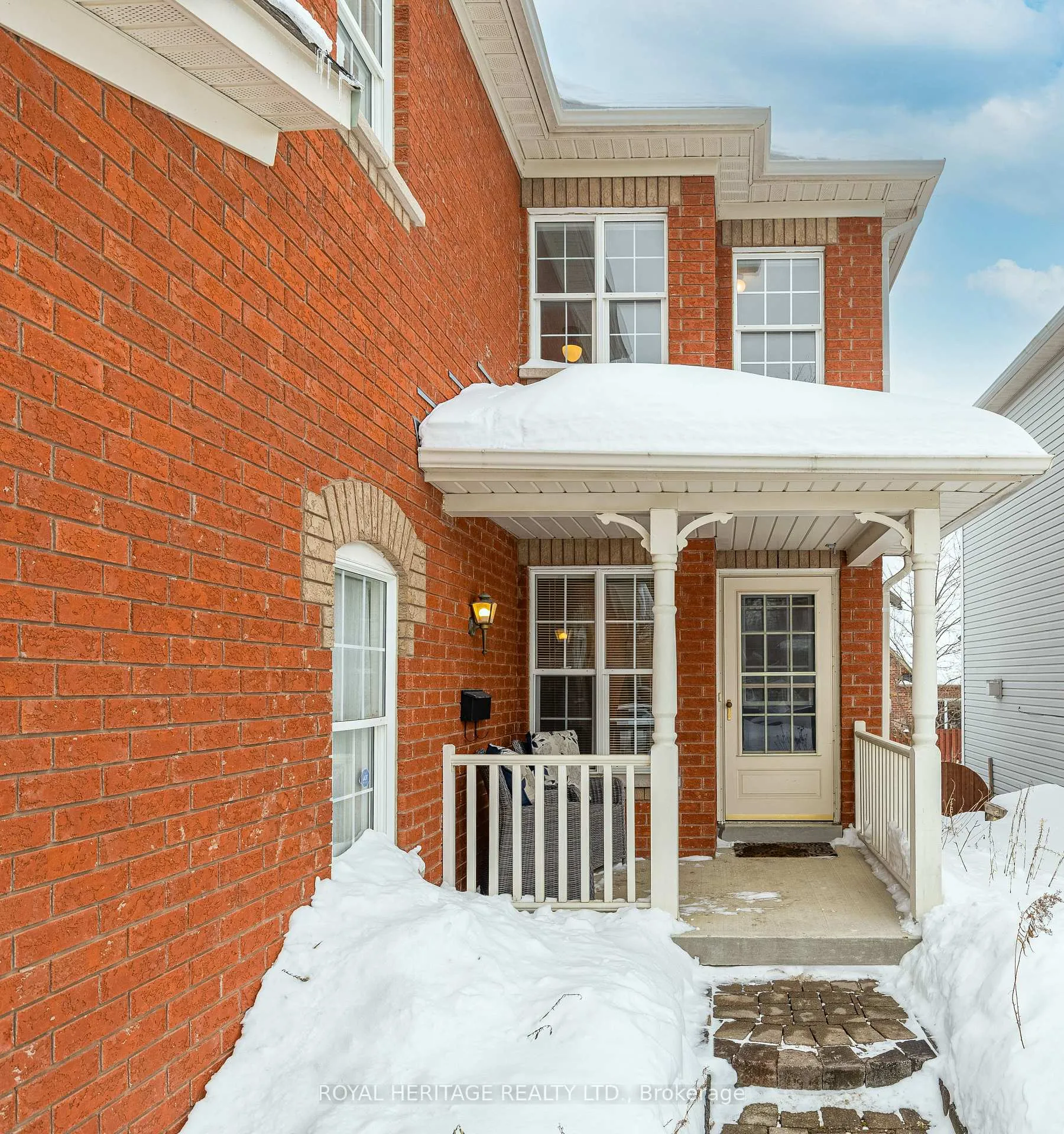 Photo 2 of 31 Downey Drive, Whitby, Brooklin — HOMEH