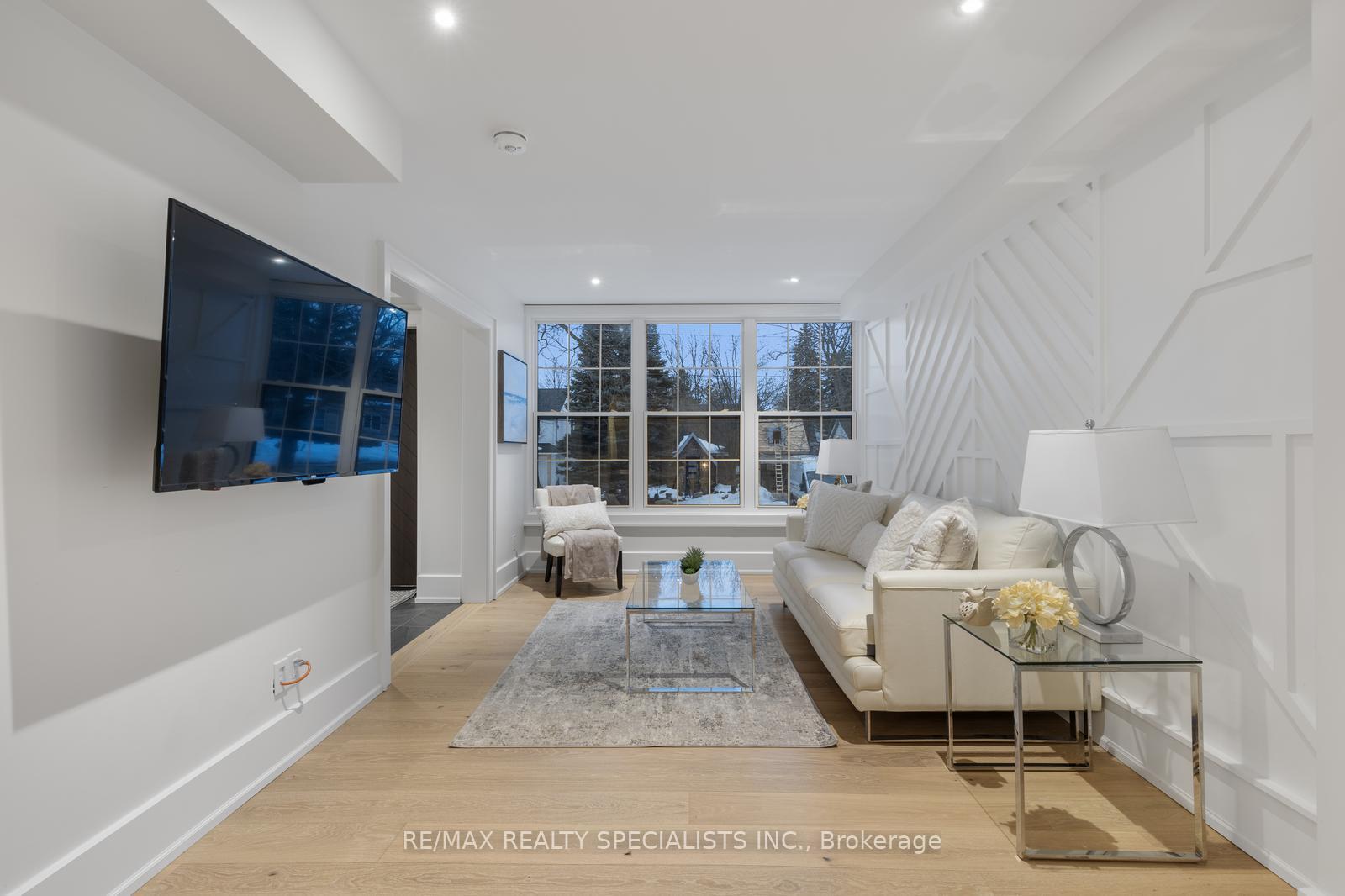 Photo 11 of 939 Teal Drive, Burlington, LaSalle — HOMEH