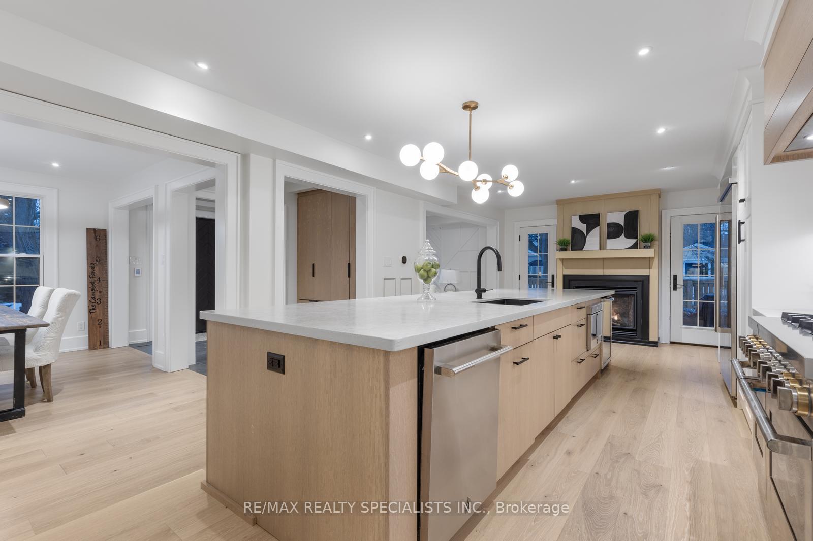 Photo 14 of 939 Teal Drive, Burlington, LaSalle — HOMEH
