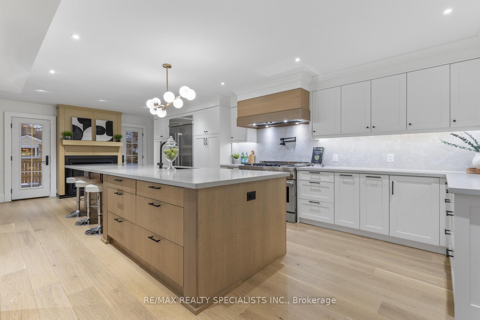 Photo 18 of 939 Teal Drive, Burlington, LaSalle — HOMEH
