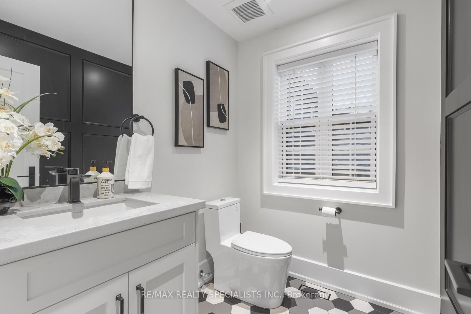 Photo 23 of 939 Teal Drive, Burlington, LaSalle — HOMEH