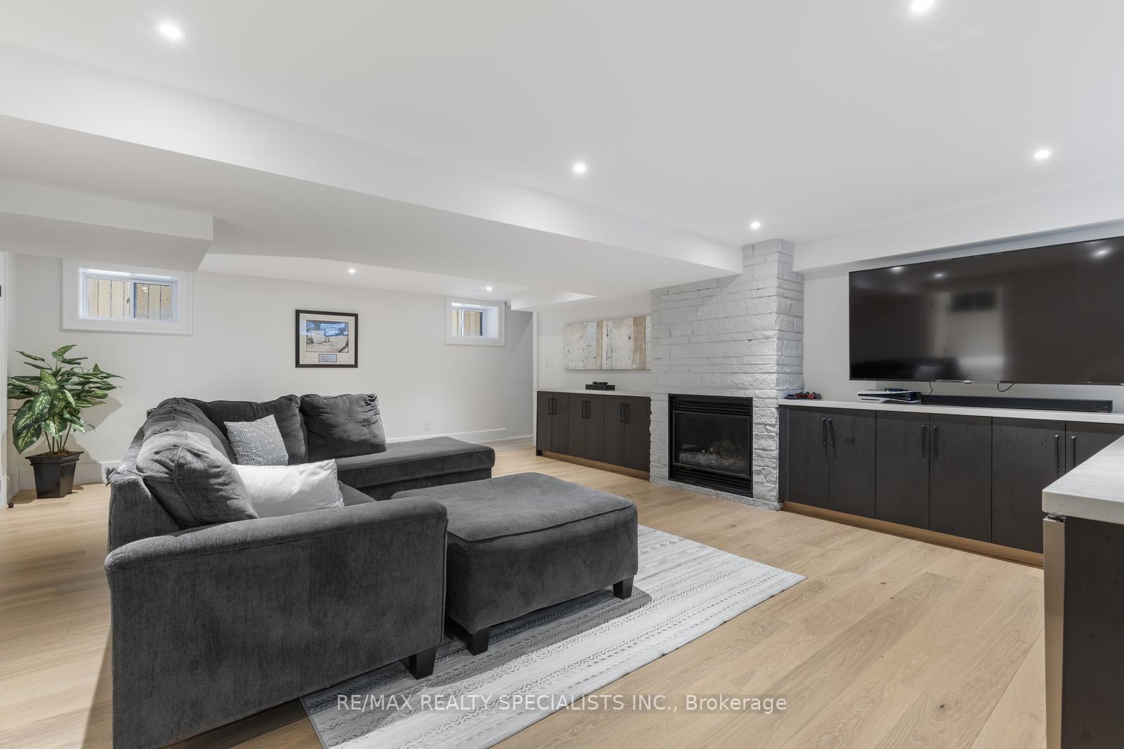 Photo 35 of 939 Teal Drive, Burlington, LaSalle — HOMEH