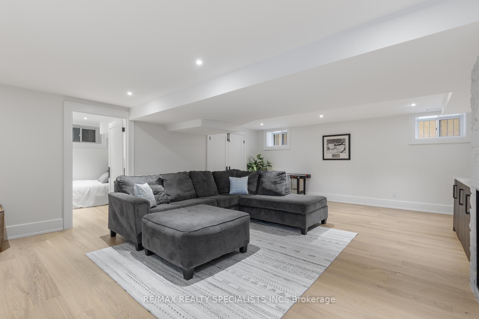 Photo 38 of 939 Teal Drive, Burlington, LaSalle — HOMEH