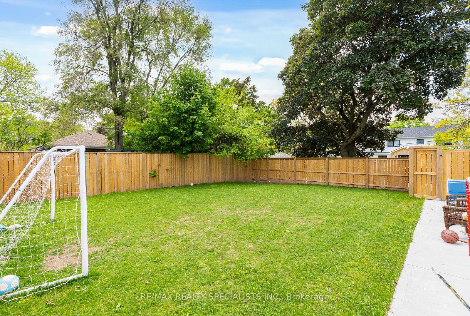Photo 43 of 939 Teal Drive, Burlington, LaSalle — HOMEH