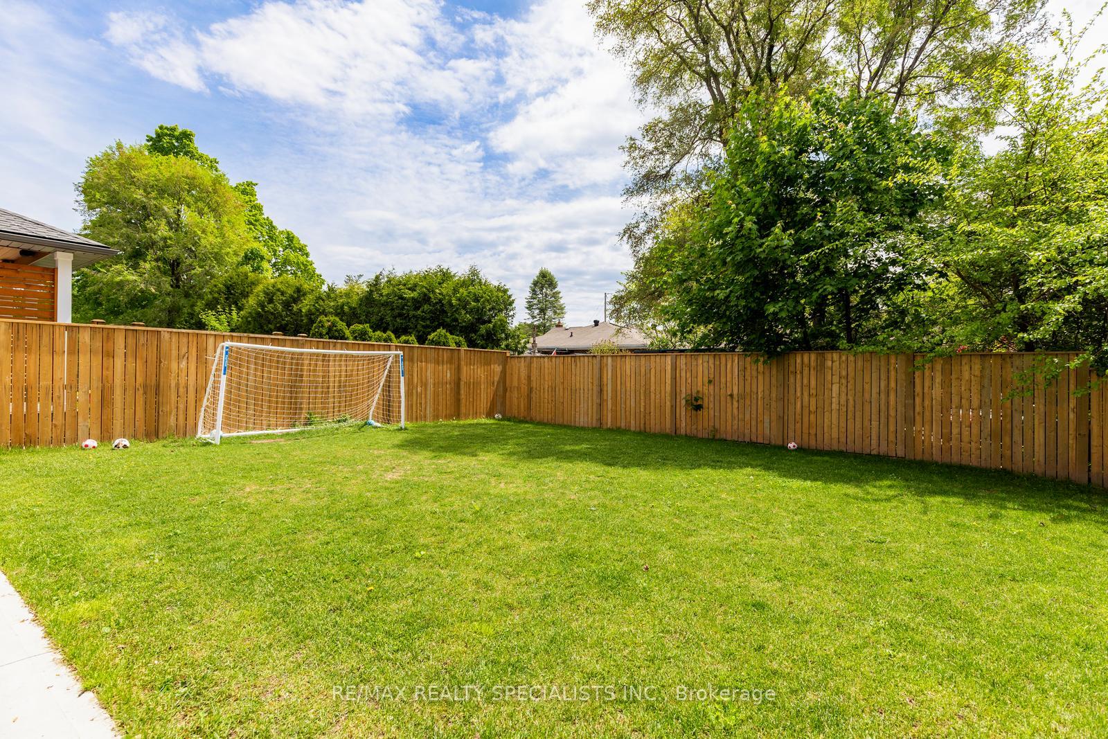 Photo 46 of 939 Teal Drive, Burlington, LaSalle — HOMEH