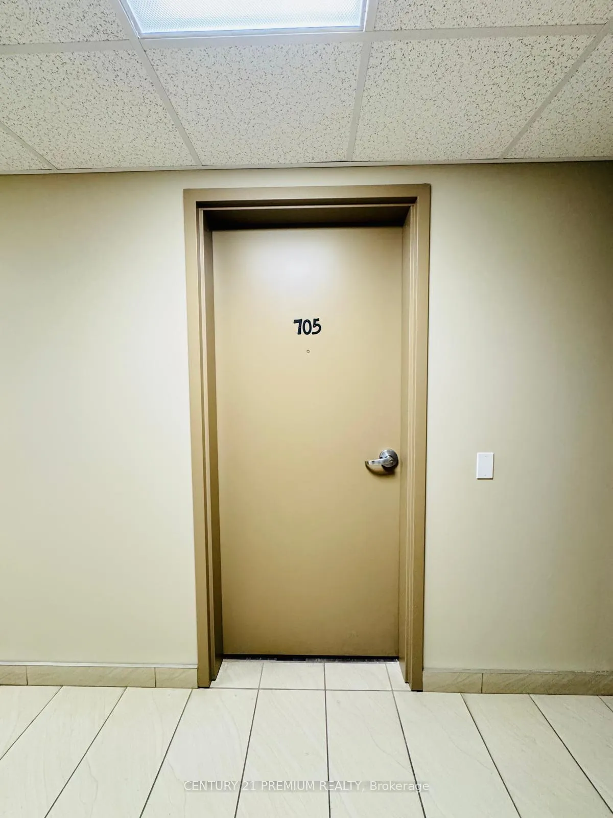 Photo 3 of Unit 705, 203 Lester Street, Waterloo — HOMEH