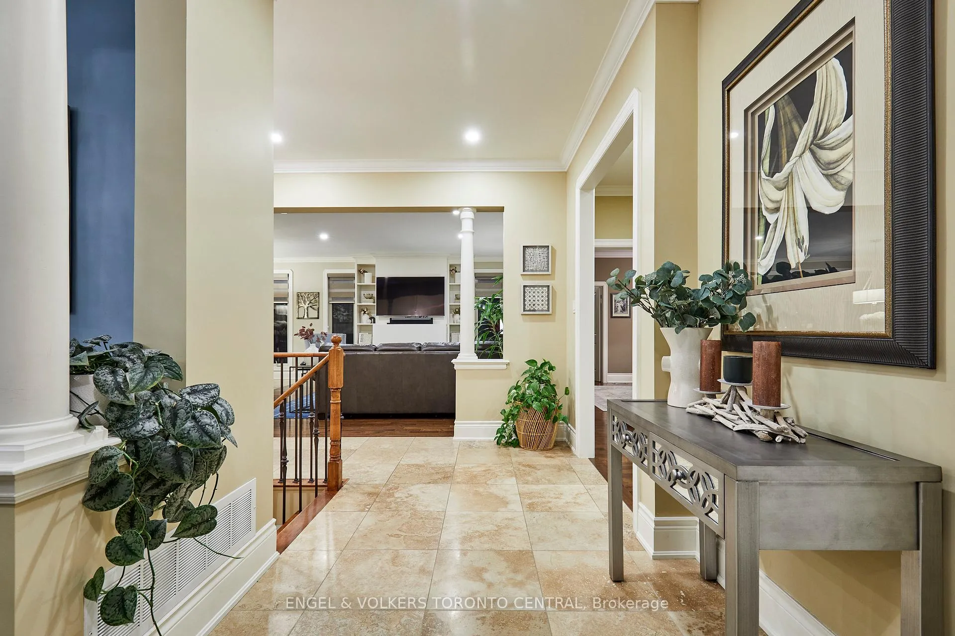 Photo 4 of 66 Varcoe Road, Clarington, Courtice — HOMEH