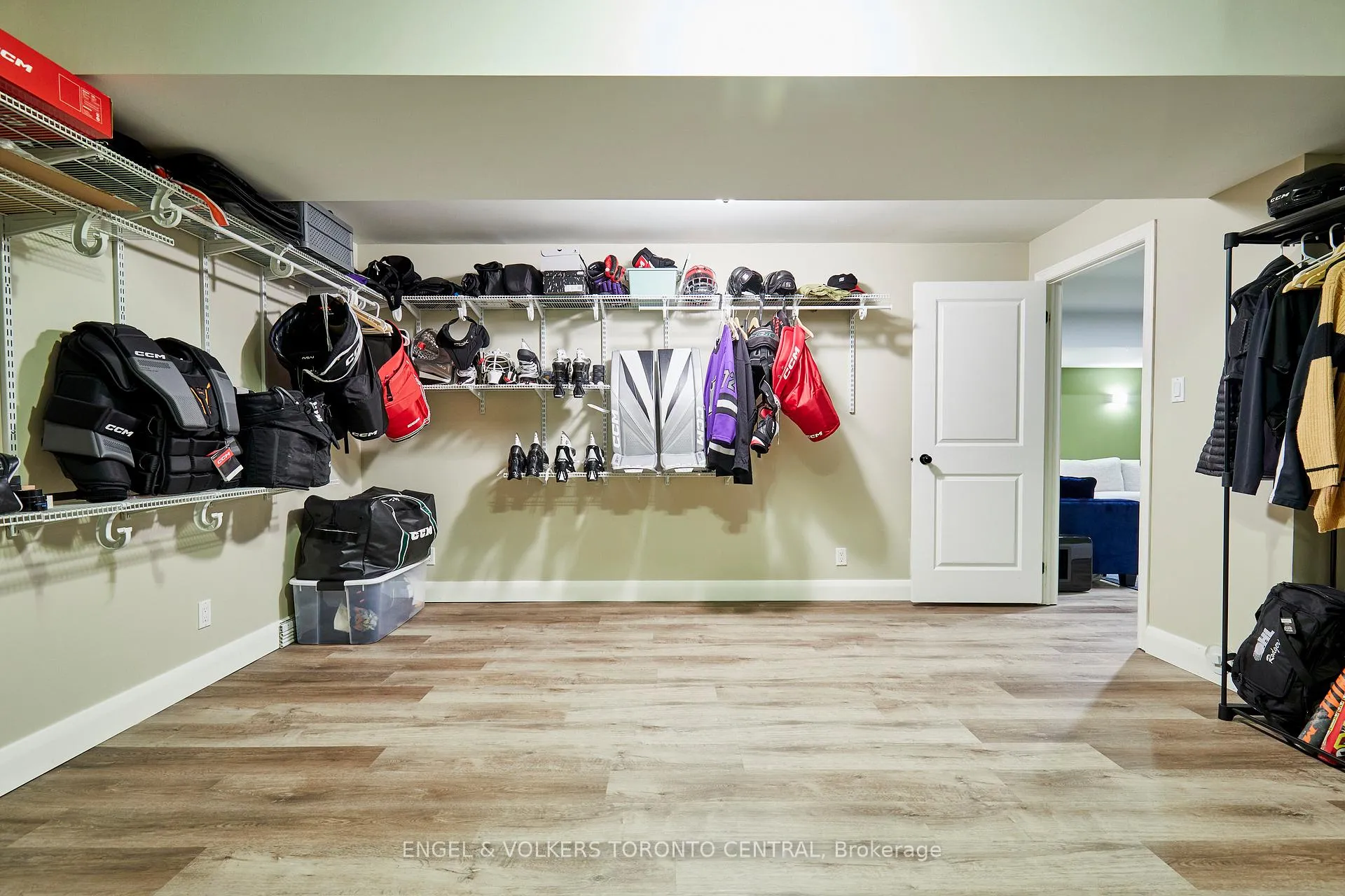 Photo 26 of 66 Varcoe Road, Clarington, Courtice — HOMEH