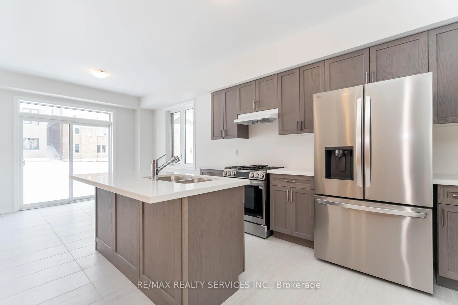Photo 8 of 4 Blaney Street, Brant, Paris — HOMEH