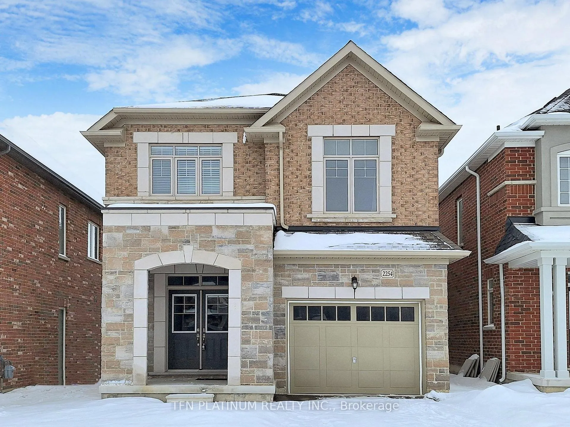 Photo 2 of 2254 Grainger Lp, Innisfil, Alcona — HOMEH