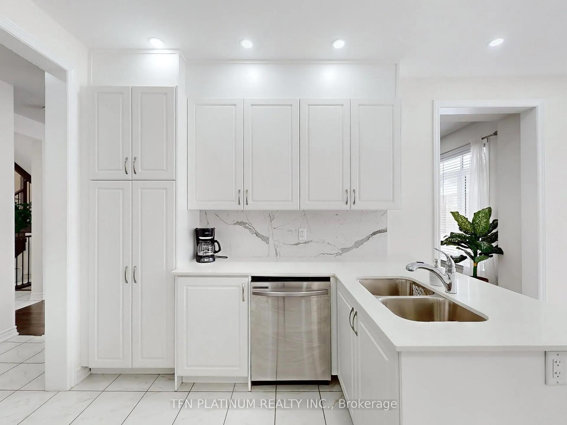 Photo 10 of 2254 Grainger Lp, Innisfil, Alcona — HOMEH