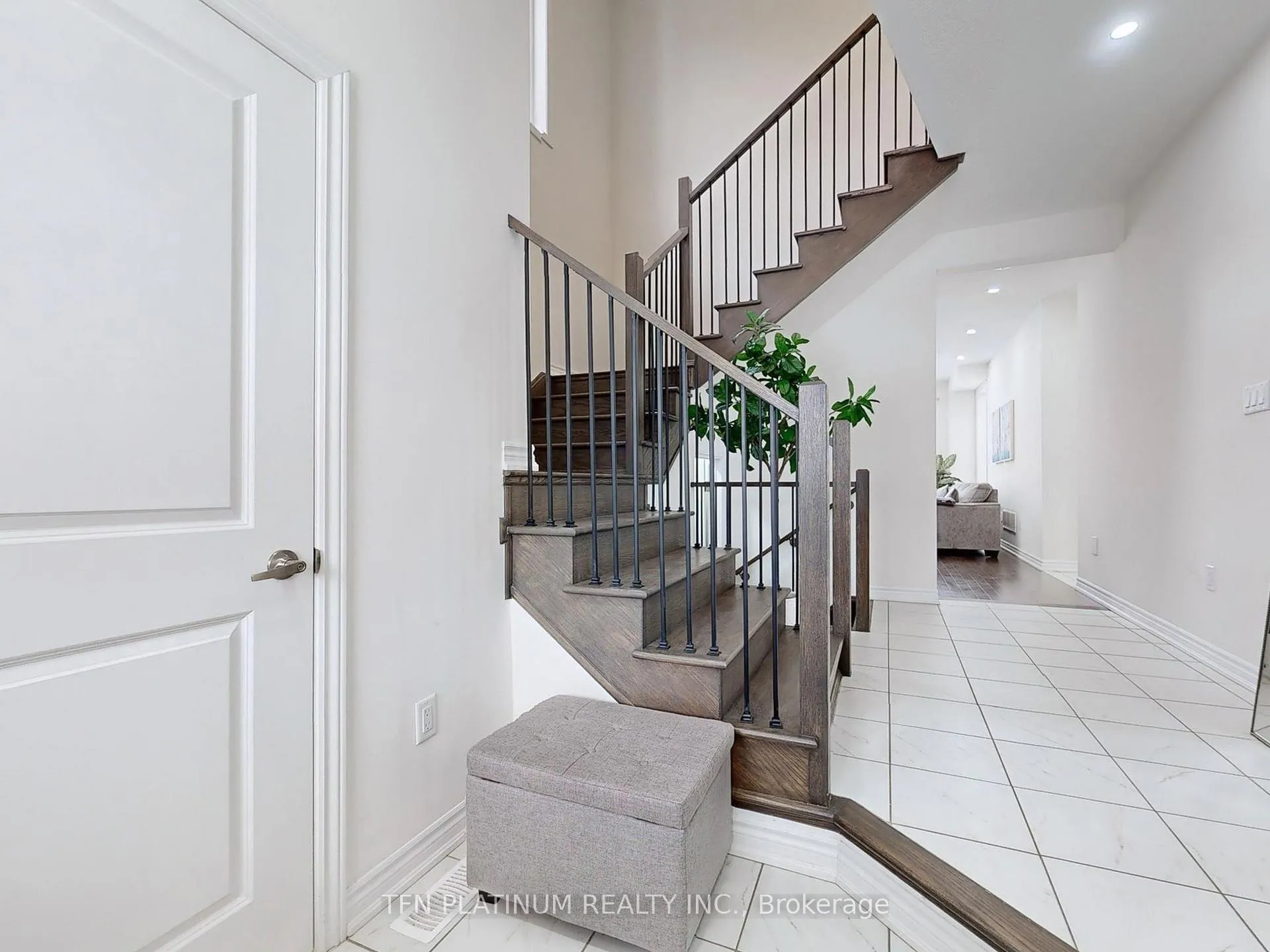 Photo 15 of 2254 Grainger Lp, Innisfil, Alcona — HOMEH