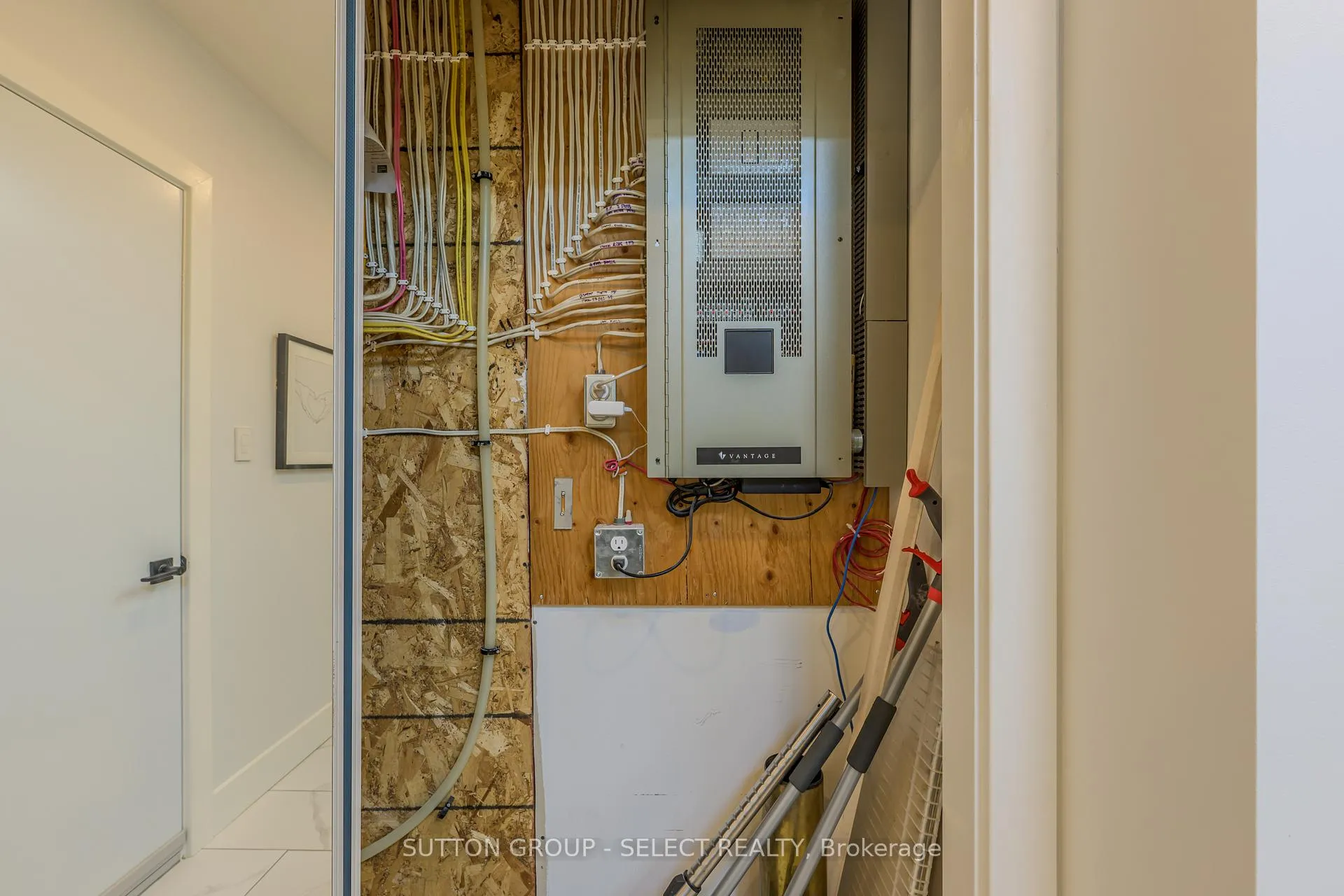 Photo 45 of 7 Valleyview Crescent, Middlesex Centre, Komoka — HOMEH