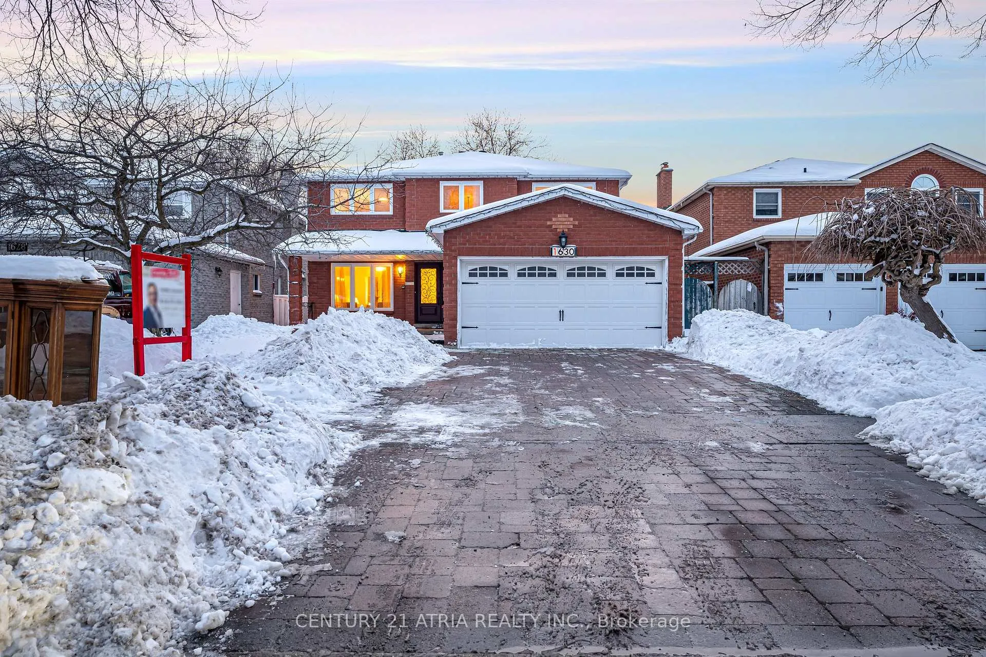 Photo 2 of 1630 Marshcourt Drive, Pickering, Village East — HOMEH