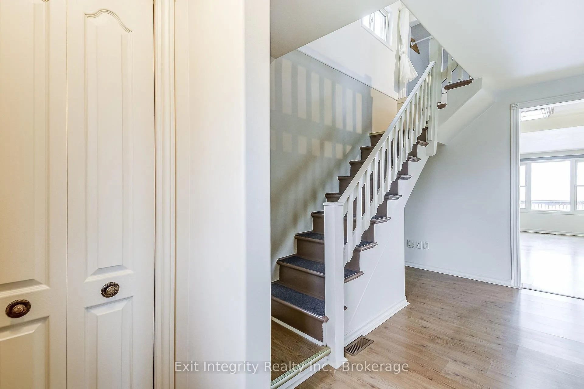 Photo 5 of 906 Lakeshore Road, Haldimand — HOMEH