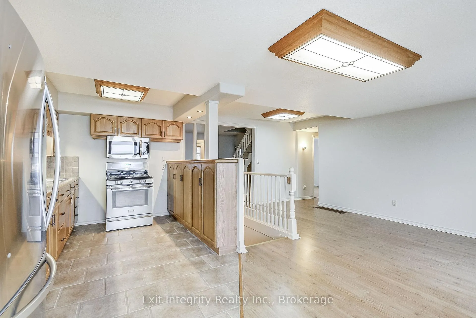 Photo 14 of 906 Lakeshore Road, Haldimand — HOMEH