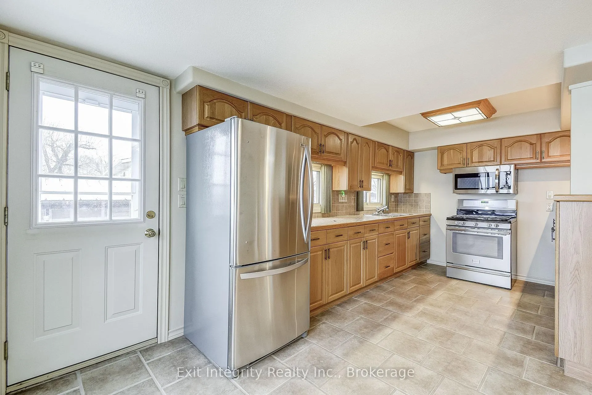 Photo 15 of 906 Lakeshore Road, Haldimand — HOMEH