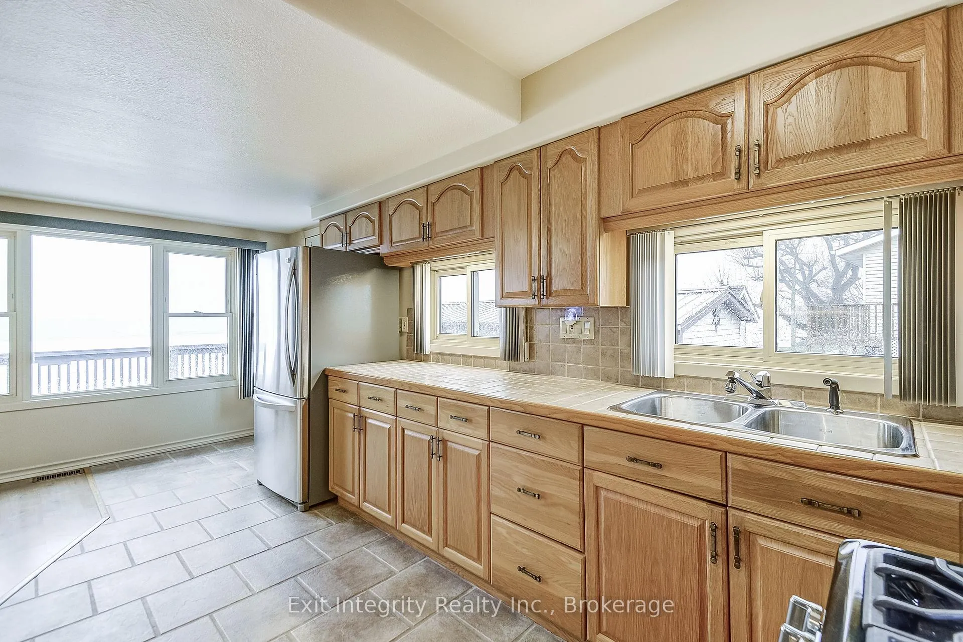 Photo 16 of 906 Lakeshore Road, Haldimand — HOMEH