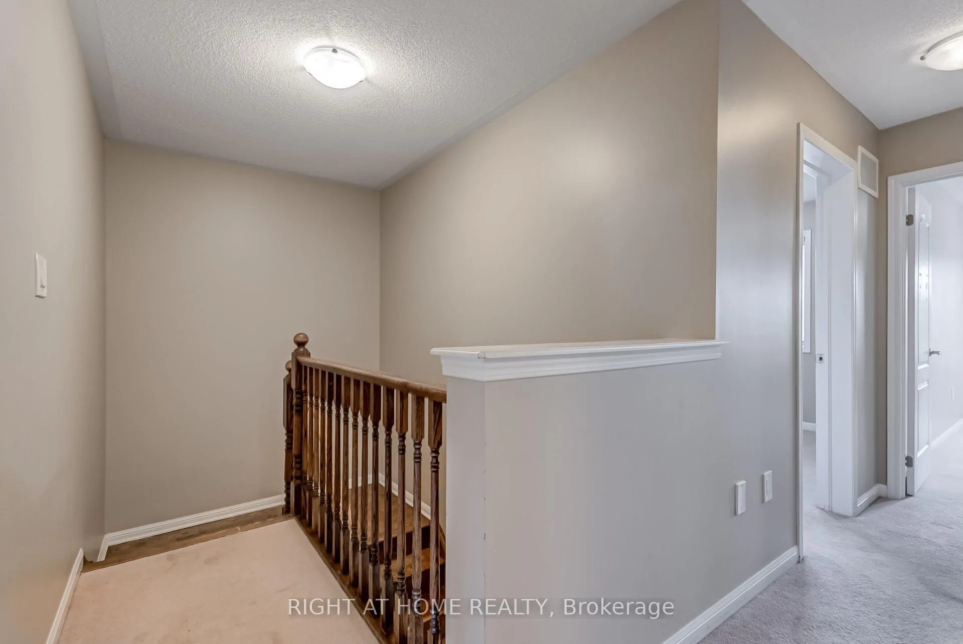Photo 14 of 38 Aylesbury Drive, Brampton, Northwest Brampton — HOMEH