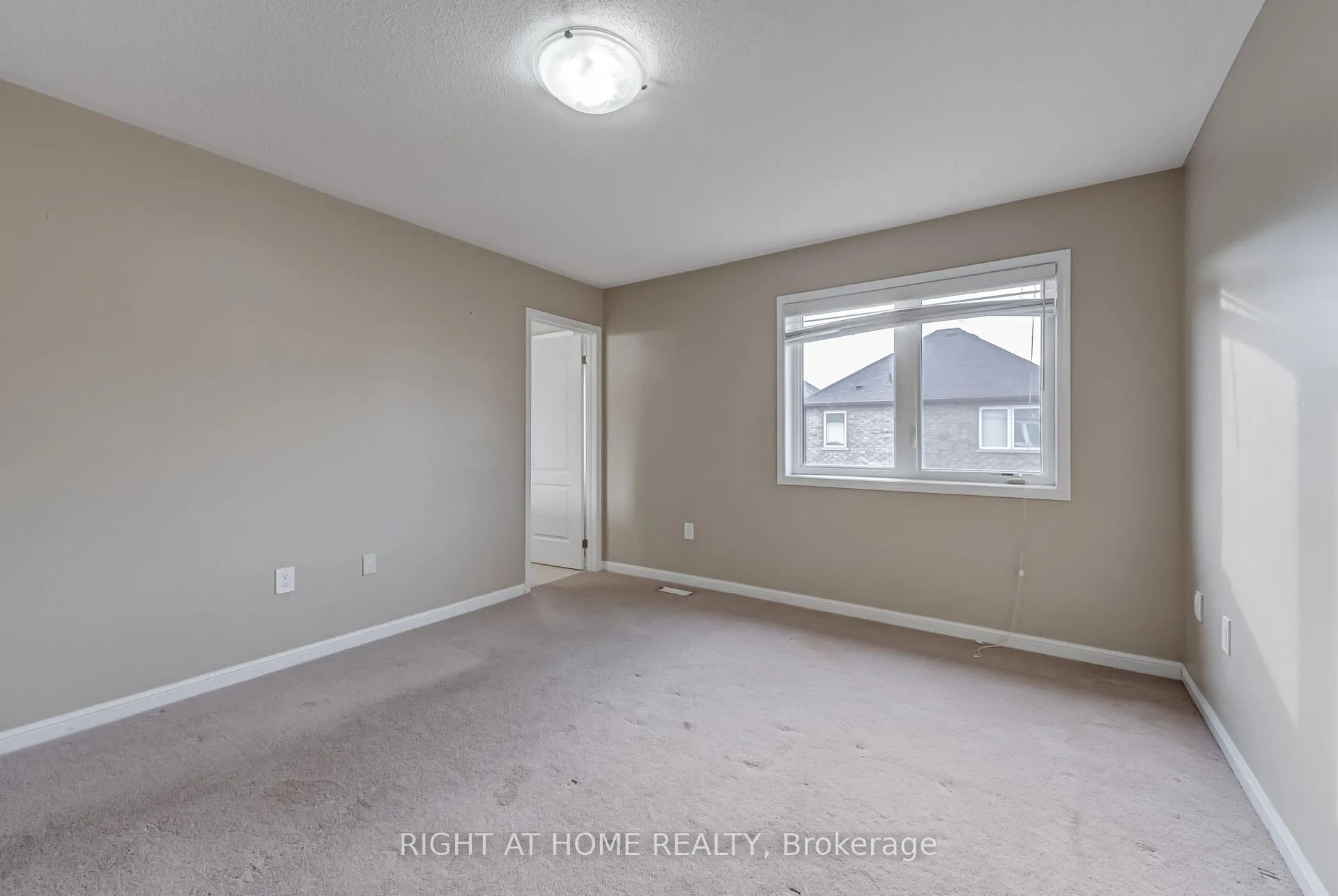 Photo 15 of 38 Aylesbury Drive, Brampton, Northwest Brampton — HOMEH