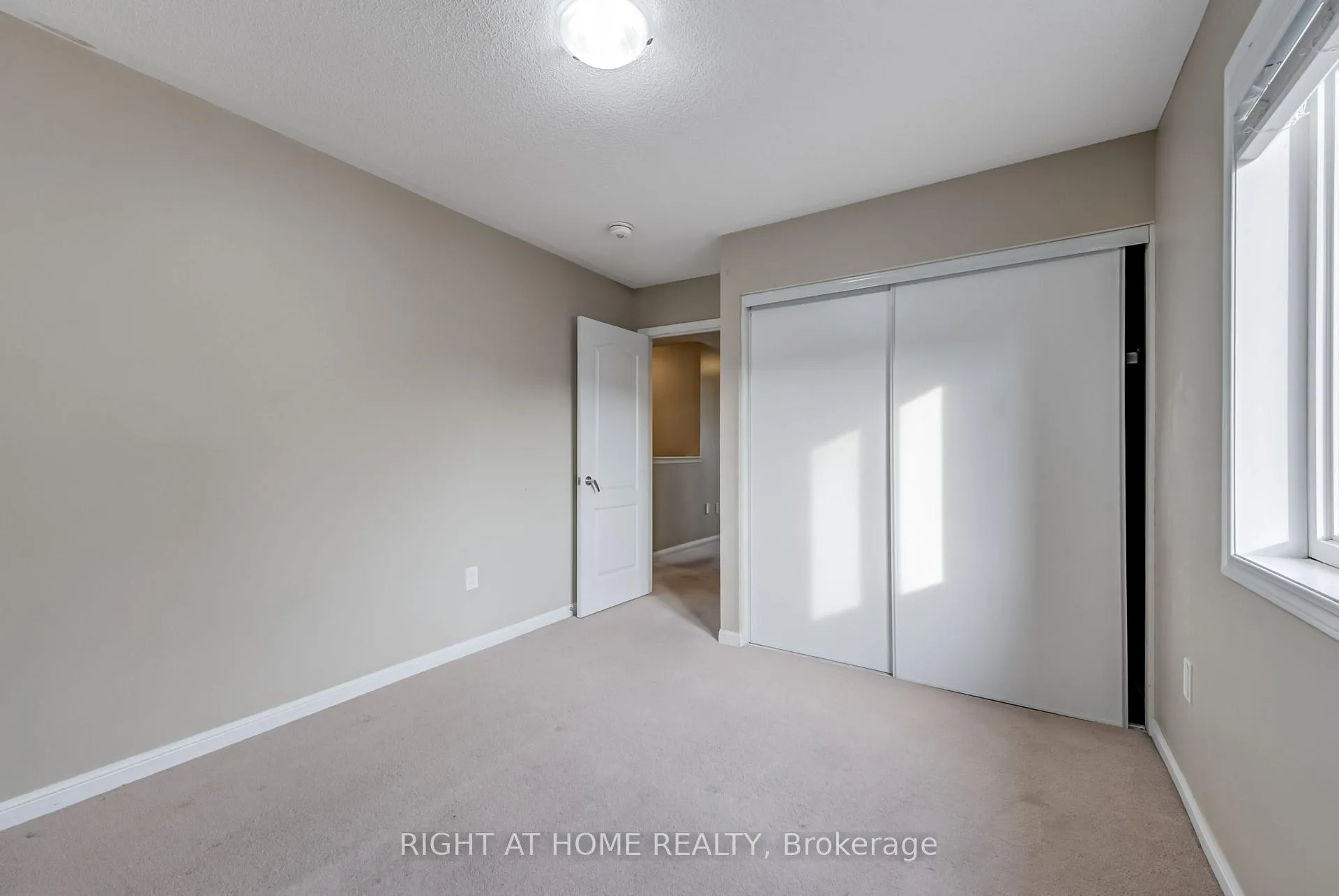 Photo 20 of 38 Aylesbury Drive, Brampton, Northwest Brampton — HOMEH