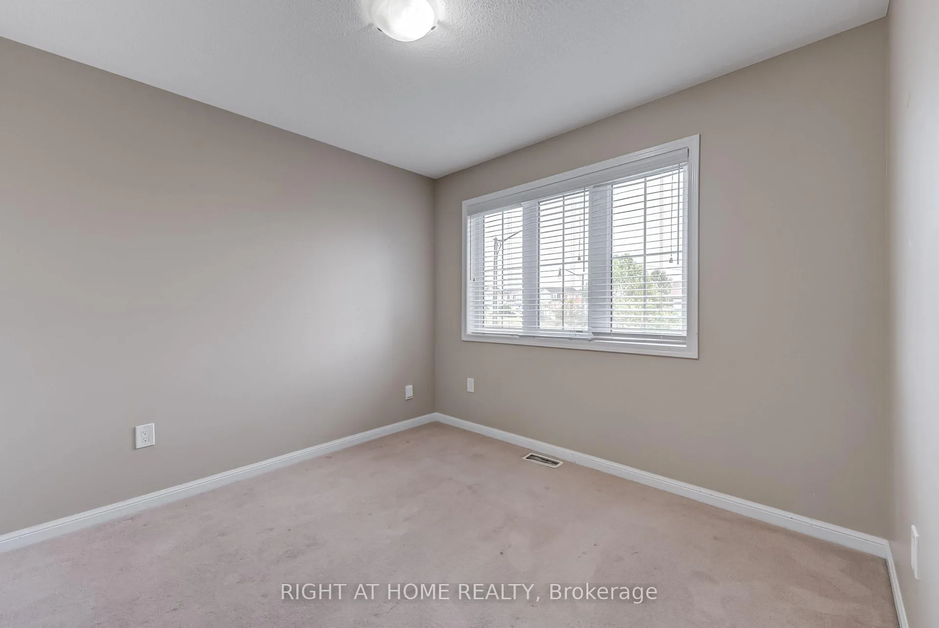 Photo 22 of 38 Aylesbury Drive, Brampton, Northwest Brampton — HOMEH