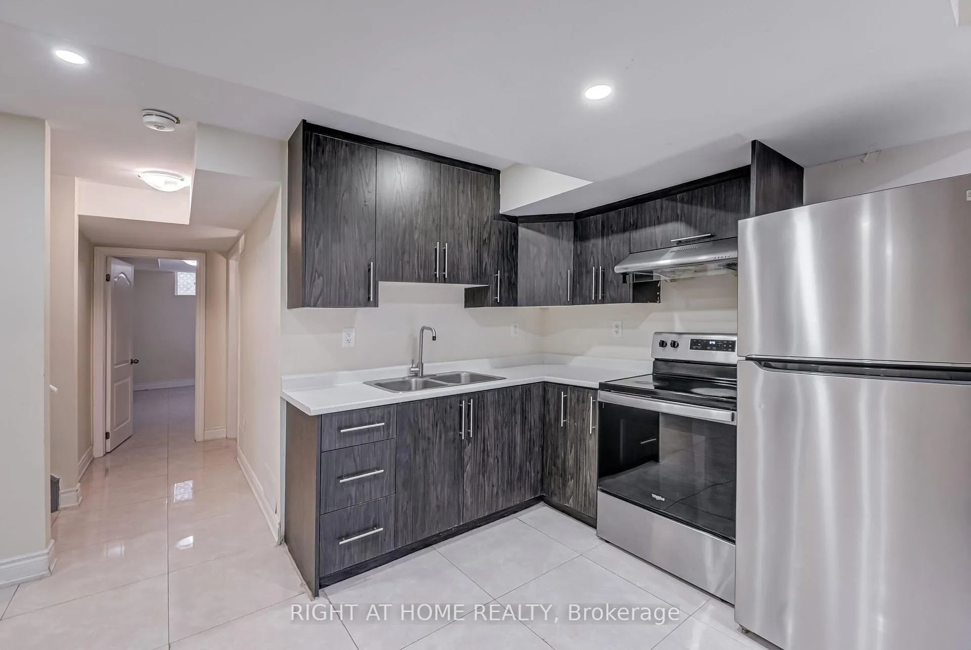 Photo 32 of 38 Aylesbury Drive, Brampton, Northwest Brampton — HOMEH
