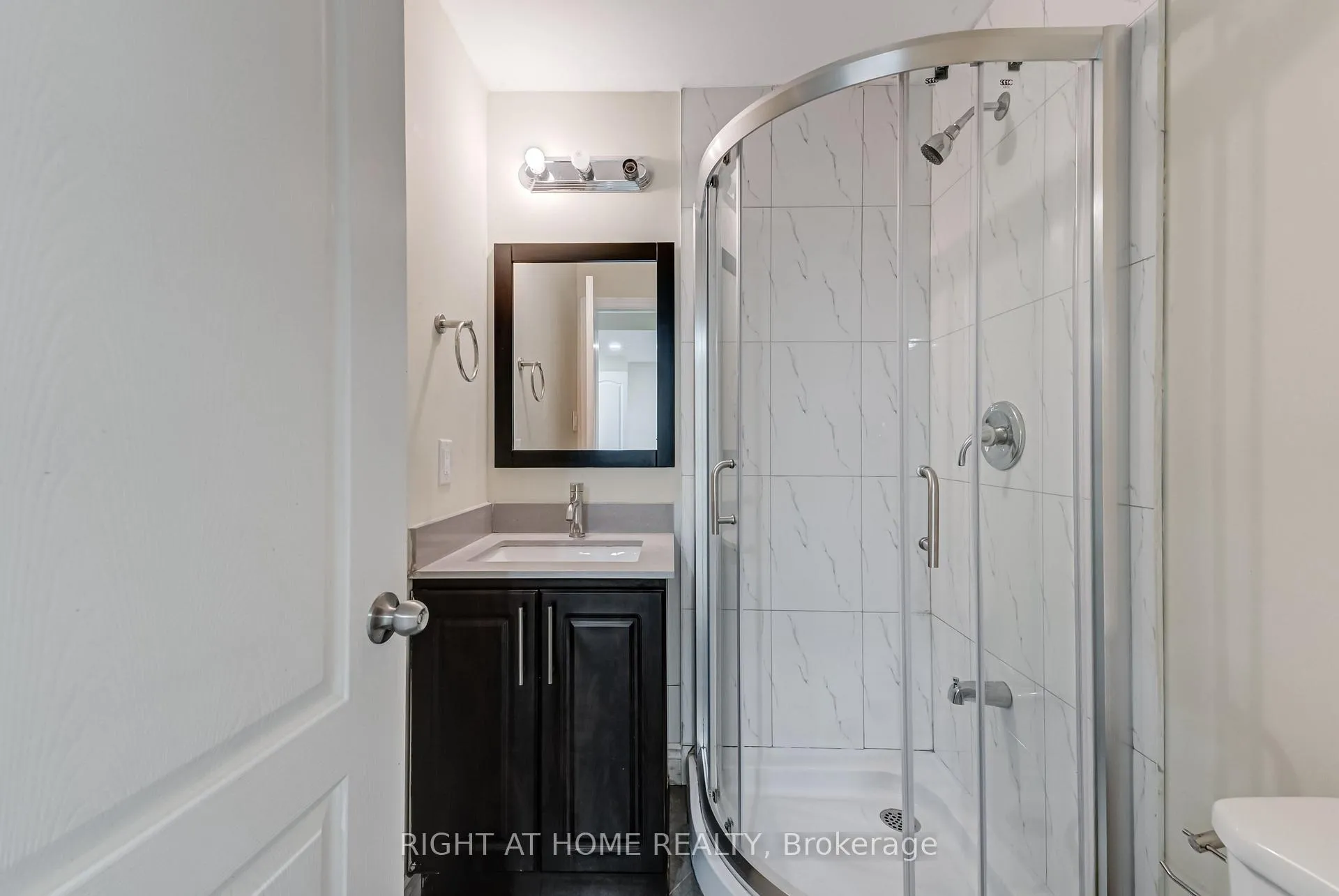 Photo 36 of 38 Aylesbury Drive, Brampton, Northwest Brampton — HOMEH