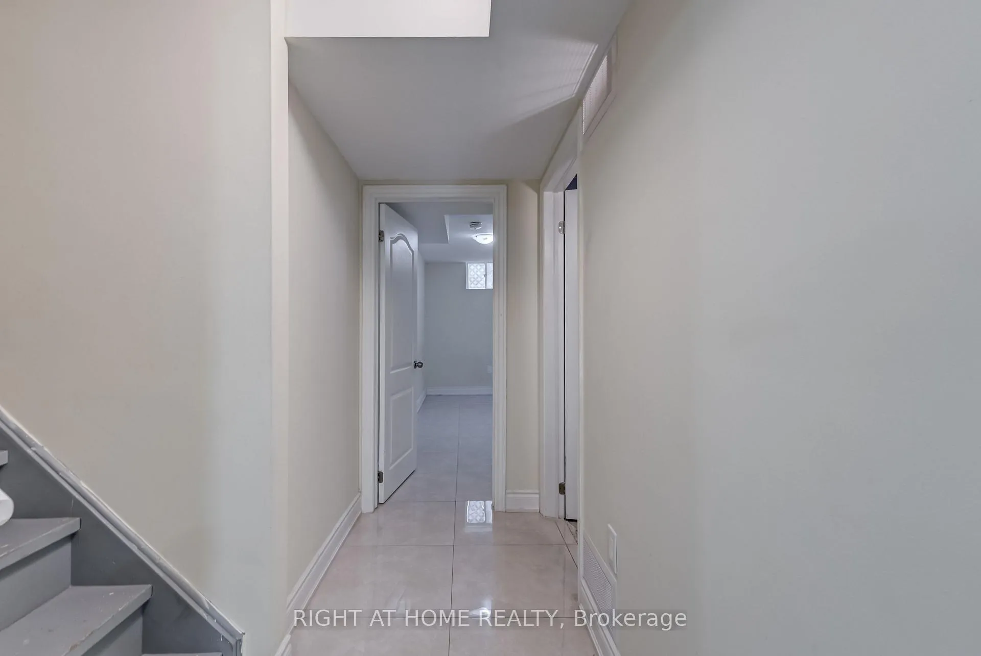 Photo 37 of 38 Aylesbury Drive, Brampton, Northwest Brampton — HOMEH