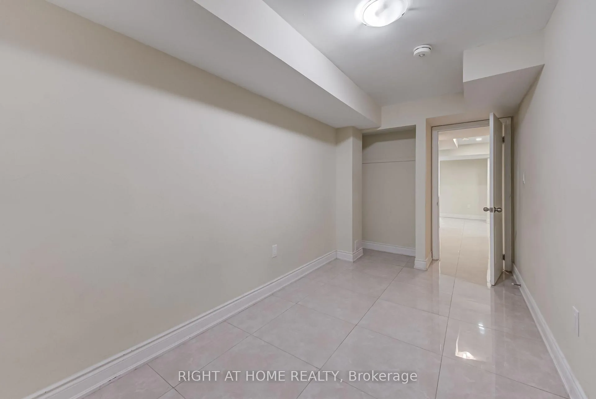 Photo 39 of 38 Aylesbury Drive, Brampton, Northwest Brampton — HOMEH