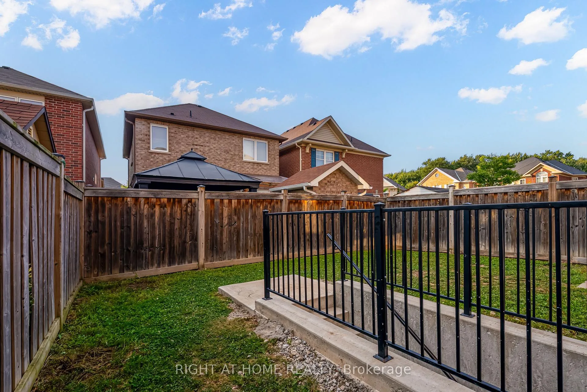 Photo 41 of 38 Aylesbury Drive, Brampton, Northwest Brampton — HOMEH
