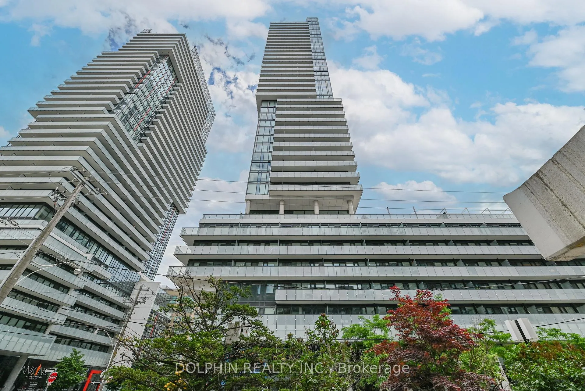 Front of Unit 1007, 161 Roehampton Avenue