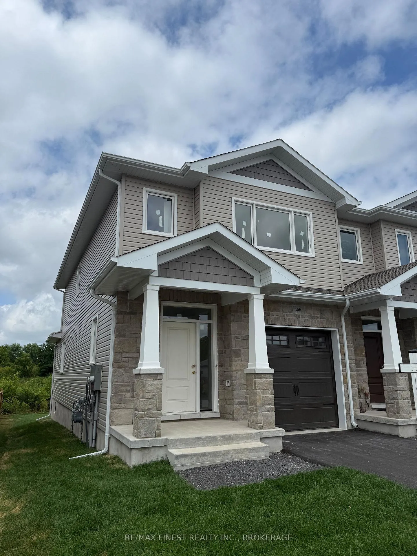 Photo 2 of 198 Heritage Park Drive, Greater Napanee — HOMEH
