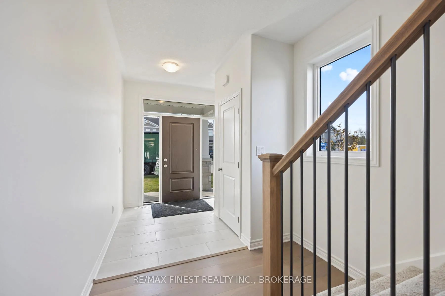 Photo 3 of 198 Heritage Park Drive, Greater Napanee — HOMEH