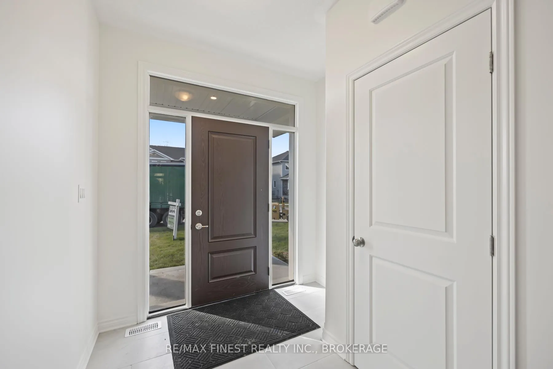 Photo 4 of 198 Heritage Park Drive, Greater Napanee — HOMEH