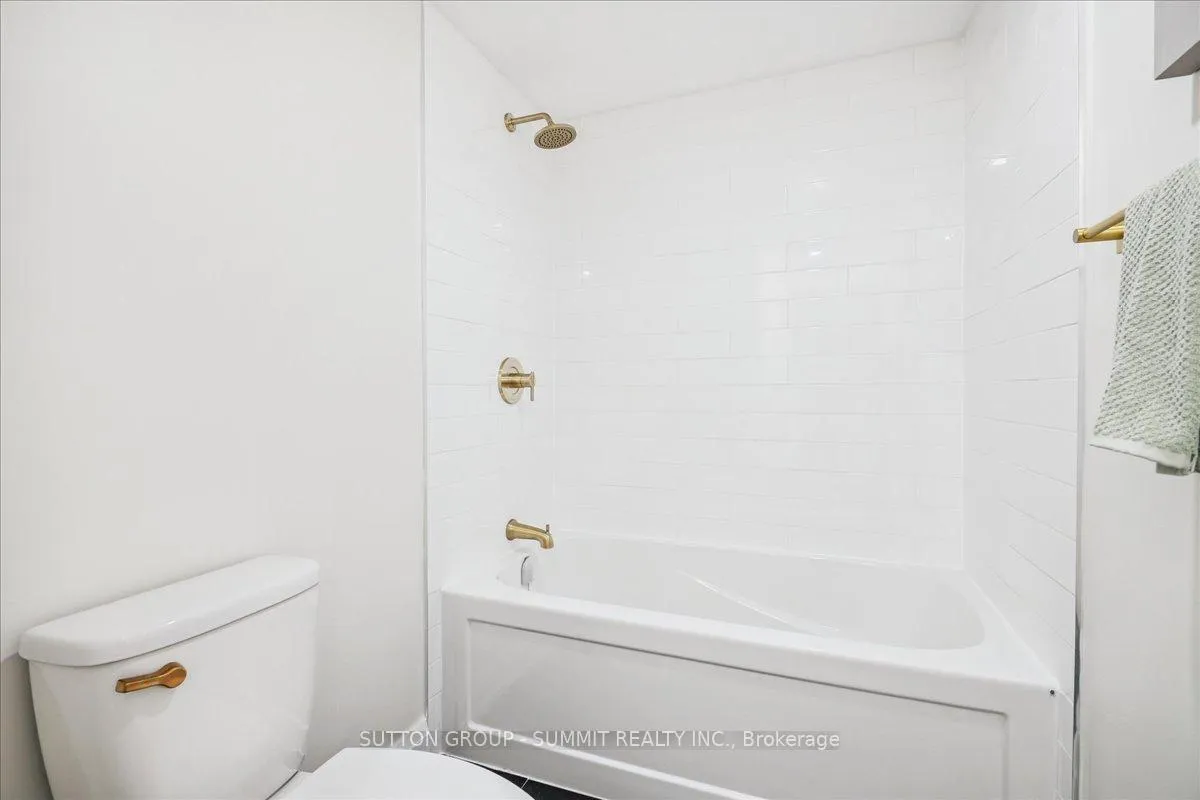 Photo 23 of 25 Elgin Street, Hamilton, Waterdown — HOMEH