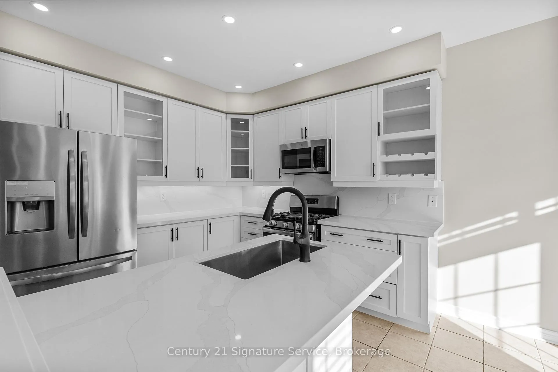 Photo 3 of 54 Millhouse Mews, Brampton, Bram West — HOMEH