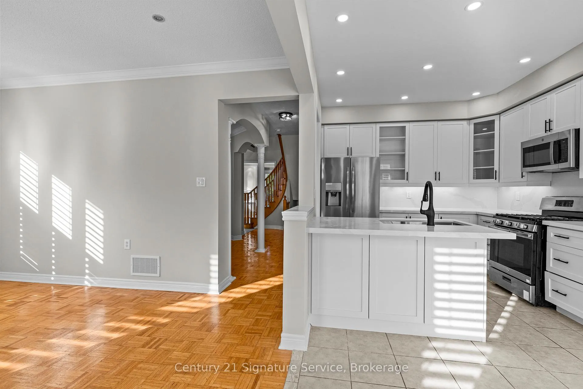 Photo 8 of 54 Millhouse Mews, Brampton, Bram West — HOMEH