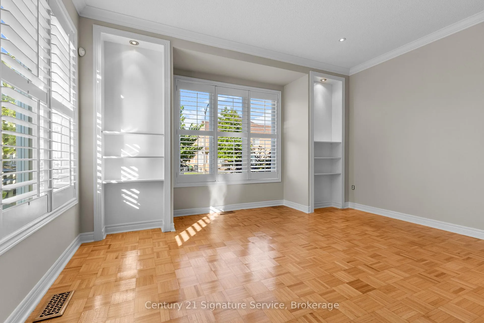 Photo 10 of 54 Millhouse Mews, Brampton, Bram West — HOMEH