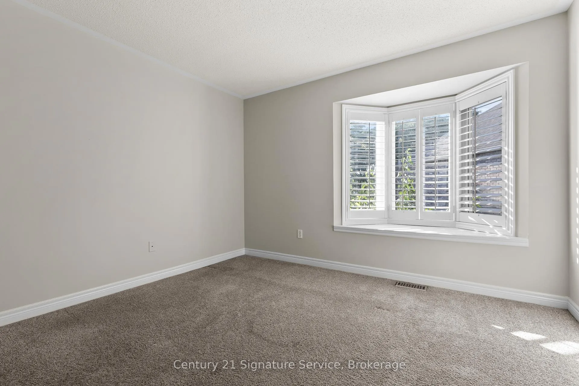 Photo 22 of 54 Millhouse Mews, Brampton, Bram West — HOMEH