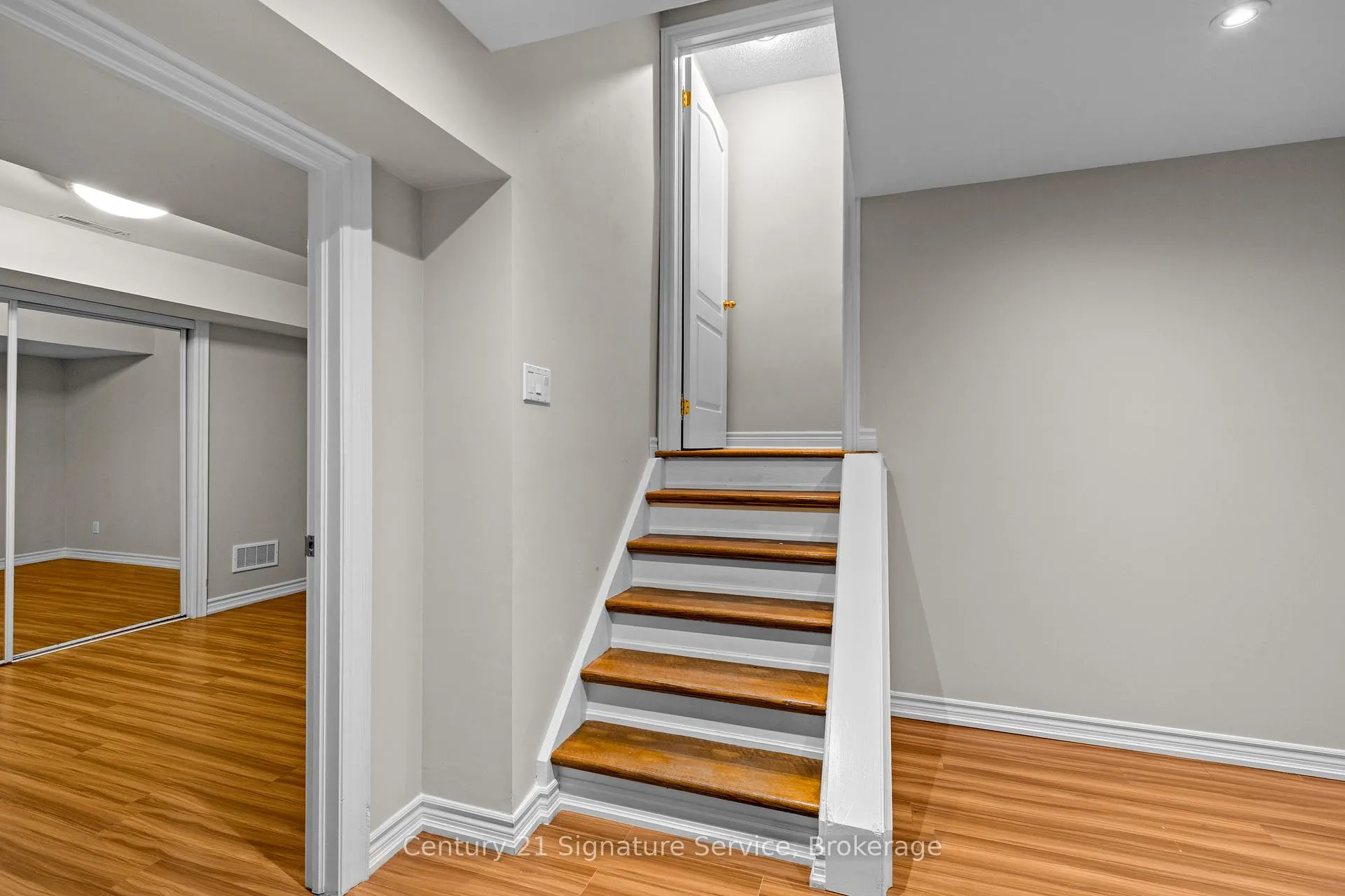 Photo 32 of 54 Millhouse Mews, Brampton, Bram West — HOMEH