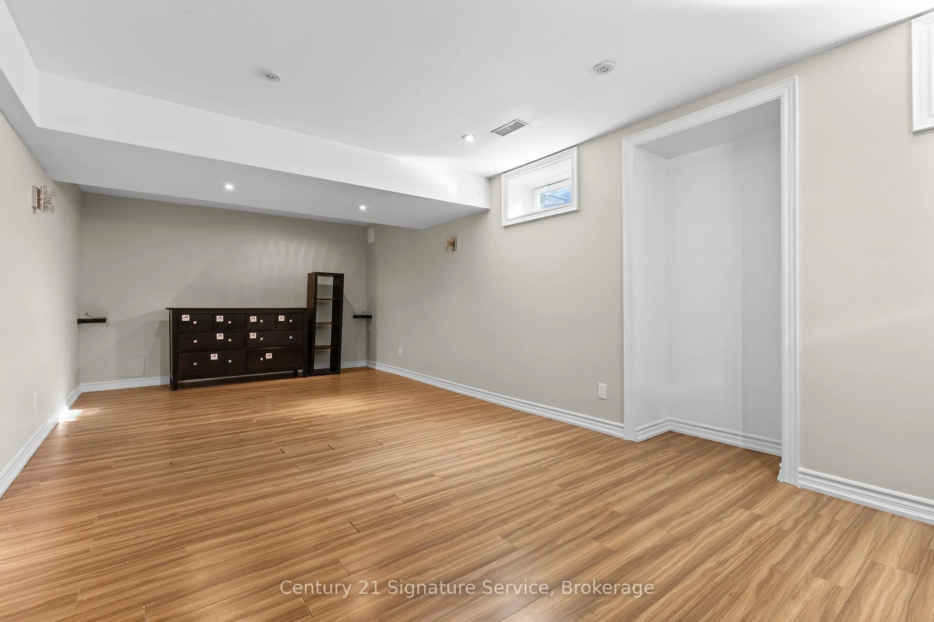 Photo 34 of 54 Millhouse Mews, Brampton, Bram West — HOMEH