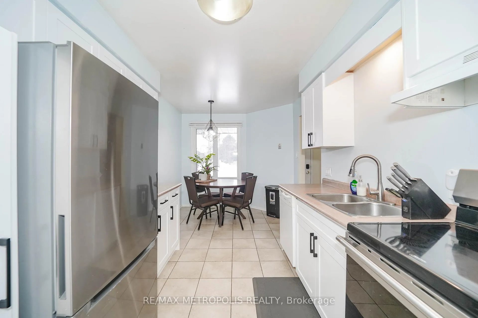 Photo 5 of Unit 2, 455 Kingscourt Drive, Waterloo — HOMEH