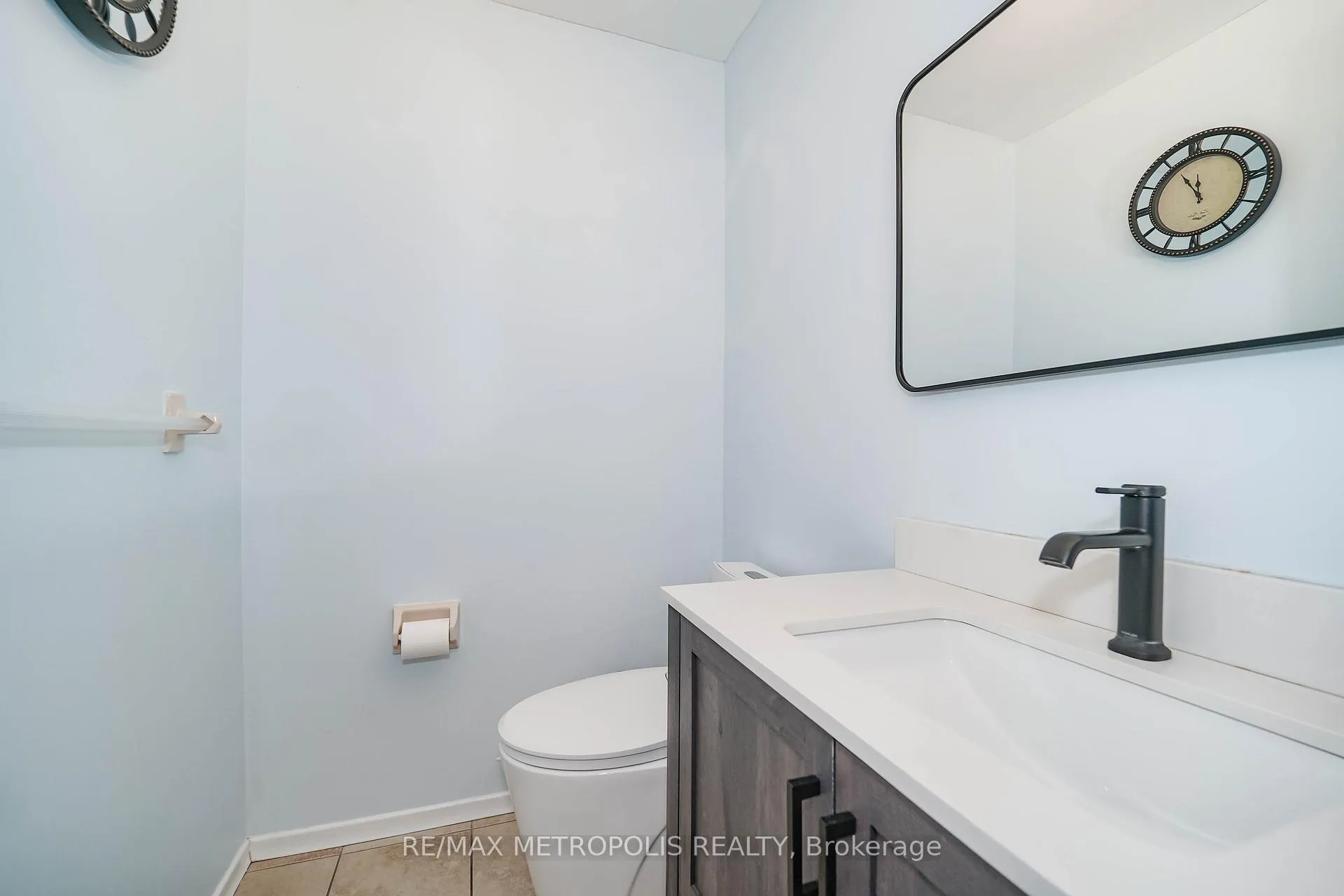 Photo 11 of Unit 2, 455 Kingscourt Drive, Waterloo — HOMEH