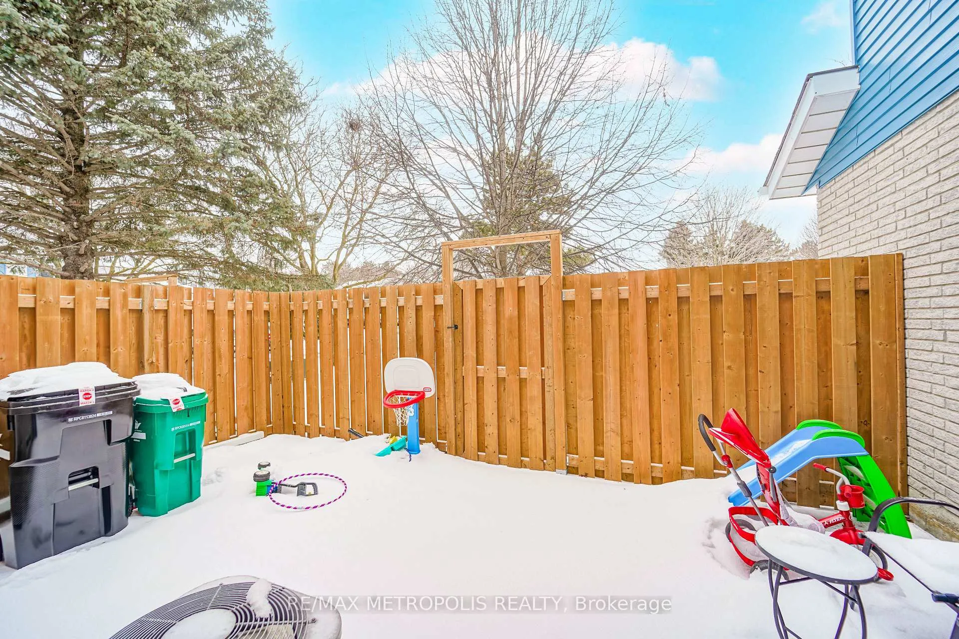 Photo 26 of Unit 2, 455 Kingscourt Drive, Waterloo — HOMEH