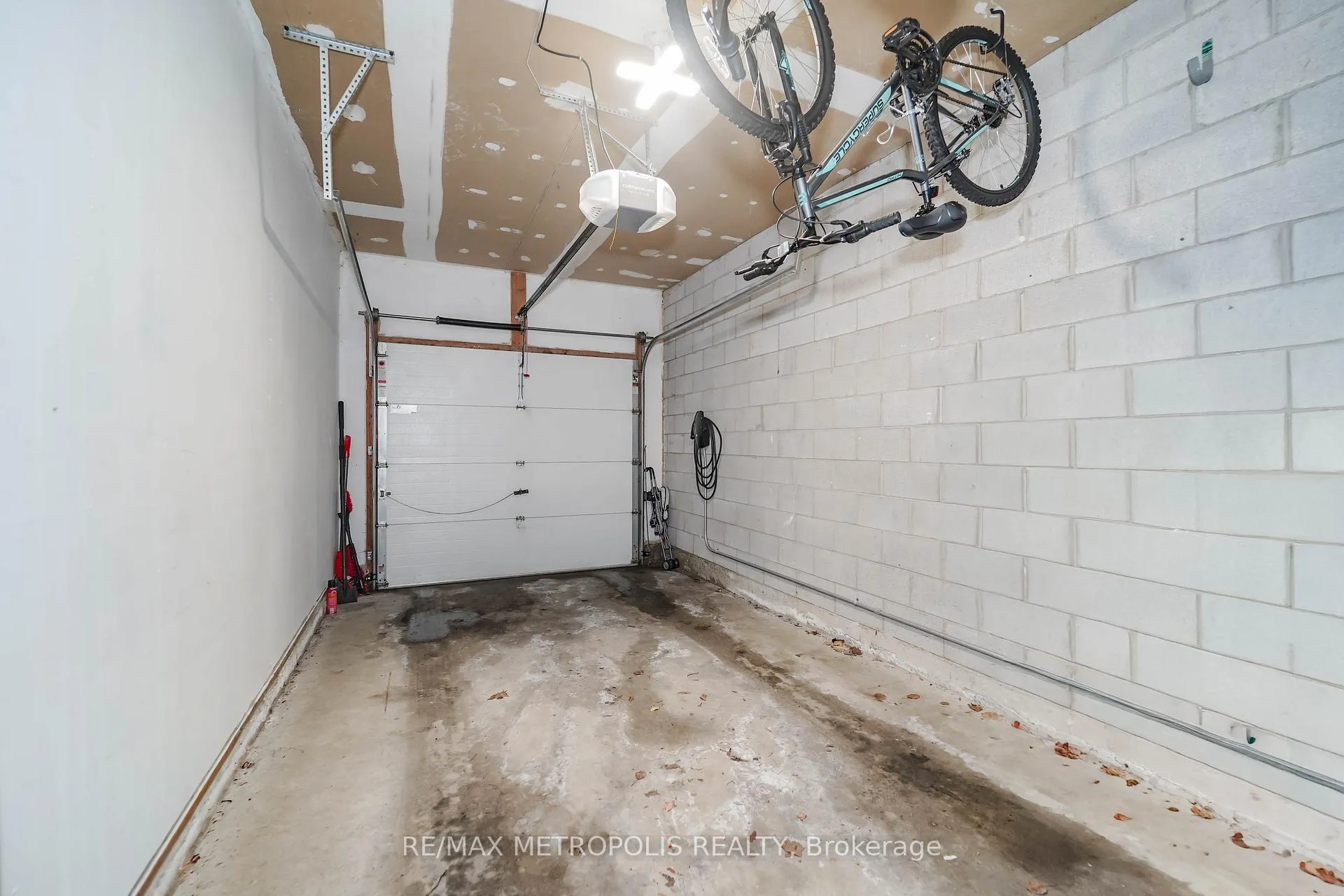 Photo 33 of Unit 2, 455 Kingscourt Drive, Waterloo — HOMEH