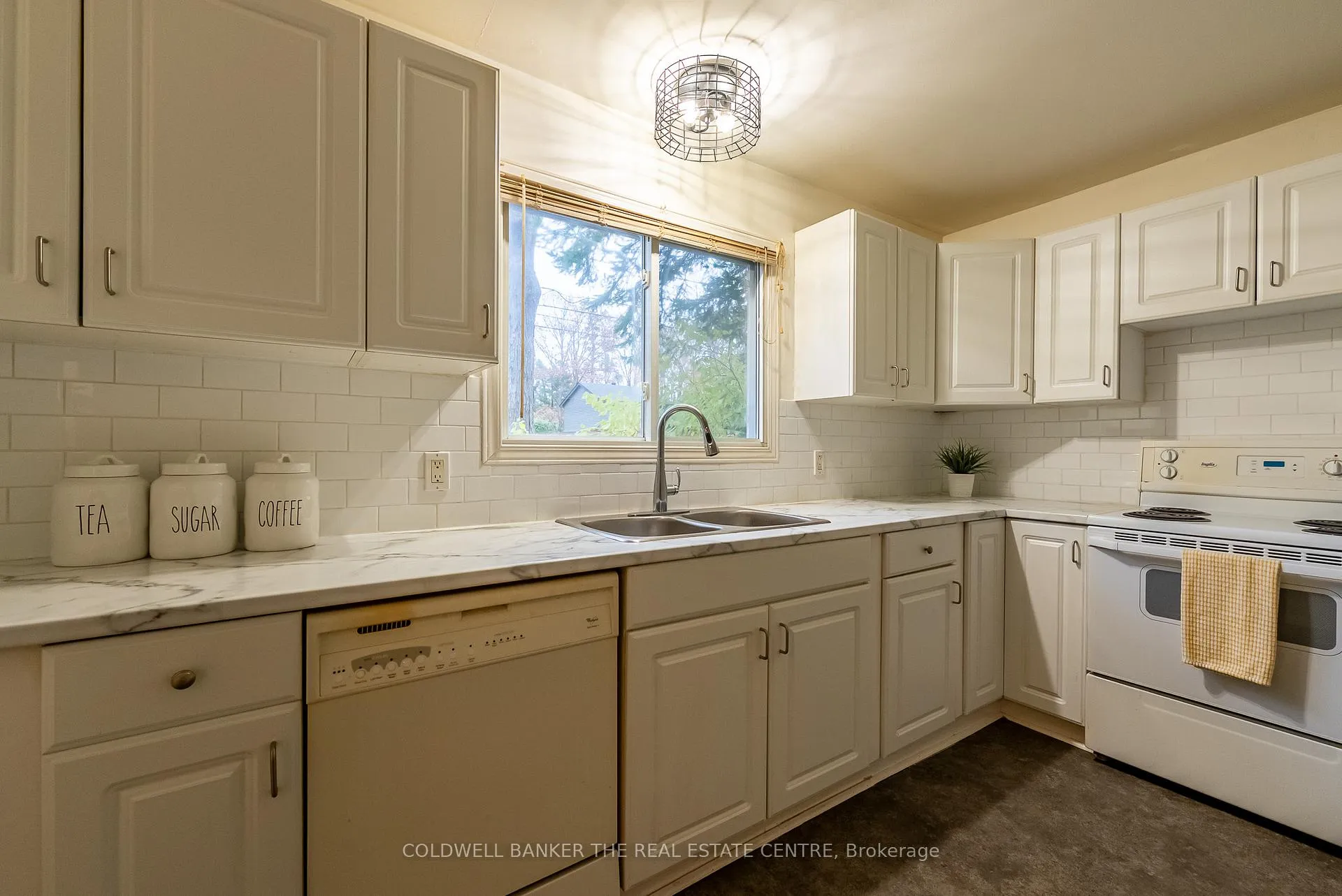 Photo 12 of 390 Fairview Drive, Gravenhurst, Muskoka (S) — HOMEH