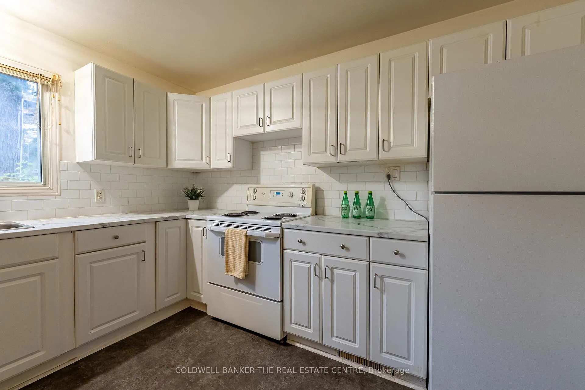 Photo 13 of 390 Fairview Drive, Gravenhurst, Muskoka (S) — HOMEH