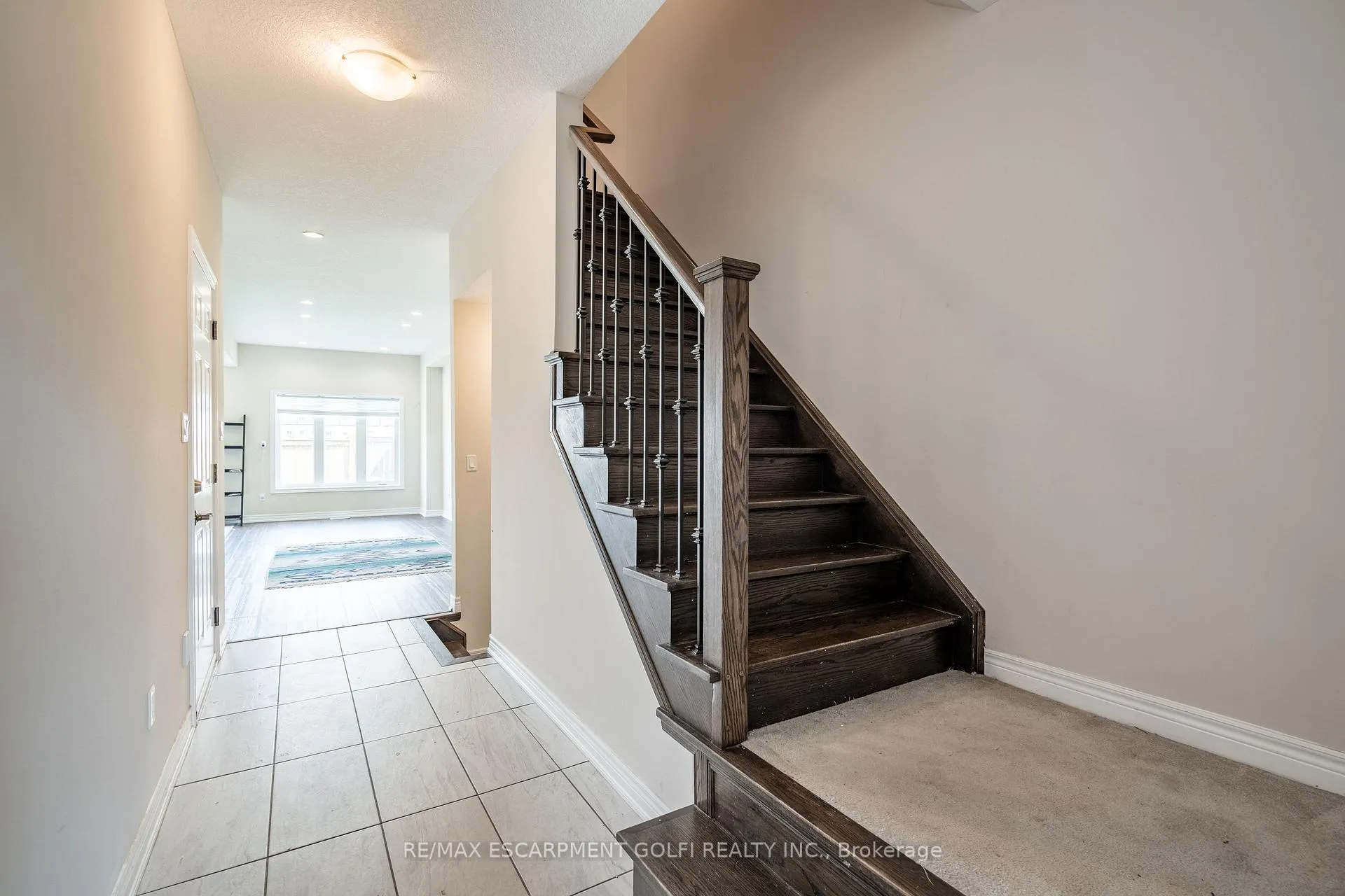 Photo 4 of Unit 40, 98 Shoreview Place, Hamilton, Lakeshore — HOMEH